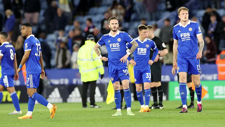 С чемпиона Англии по футболу - 2016 сняли шесть очков в Чемпионшипе