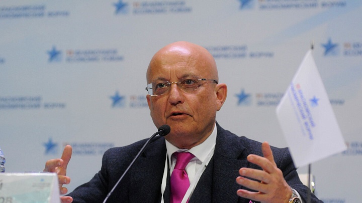 Политолог рассказал Такеру Карлсону о пользе антироссийских санкций