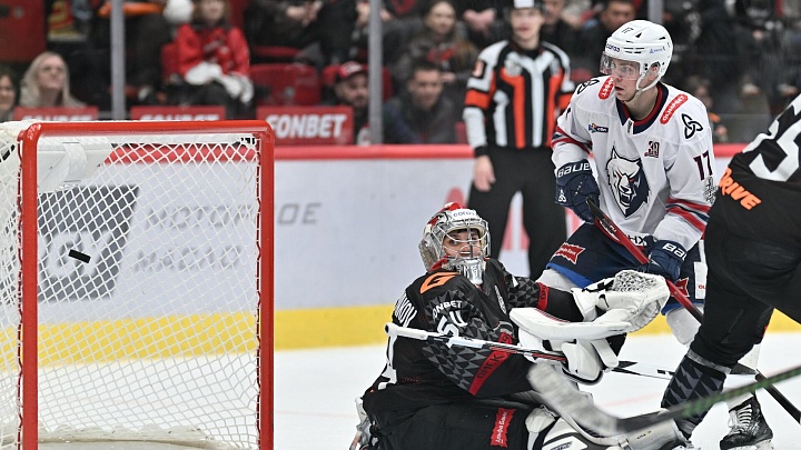 "Нефтехимик" сравнял счет в серии плей-офф КХЛ против "Авангарда"