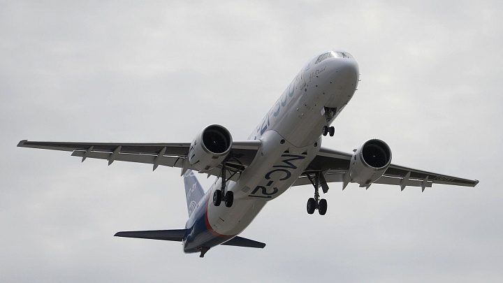 Самолет МС-21 совершил посадку после испытательного полета