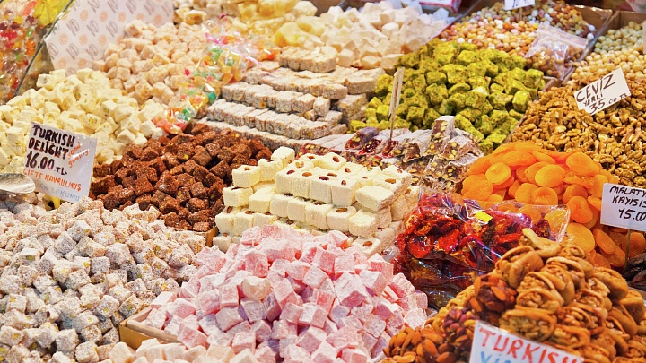 Россия в октябре нарастила импорт турецких сладостей до рекорда