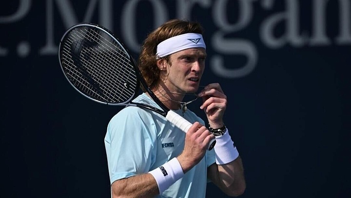 Российский теннисист Рублев потерпел поражение в финале турнира в Барселоне