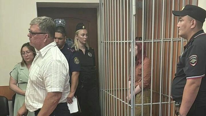 В Омске продлили арест шестерым обвиняемым в убийстве студента